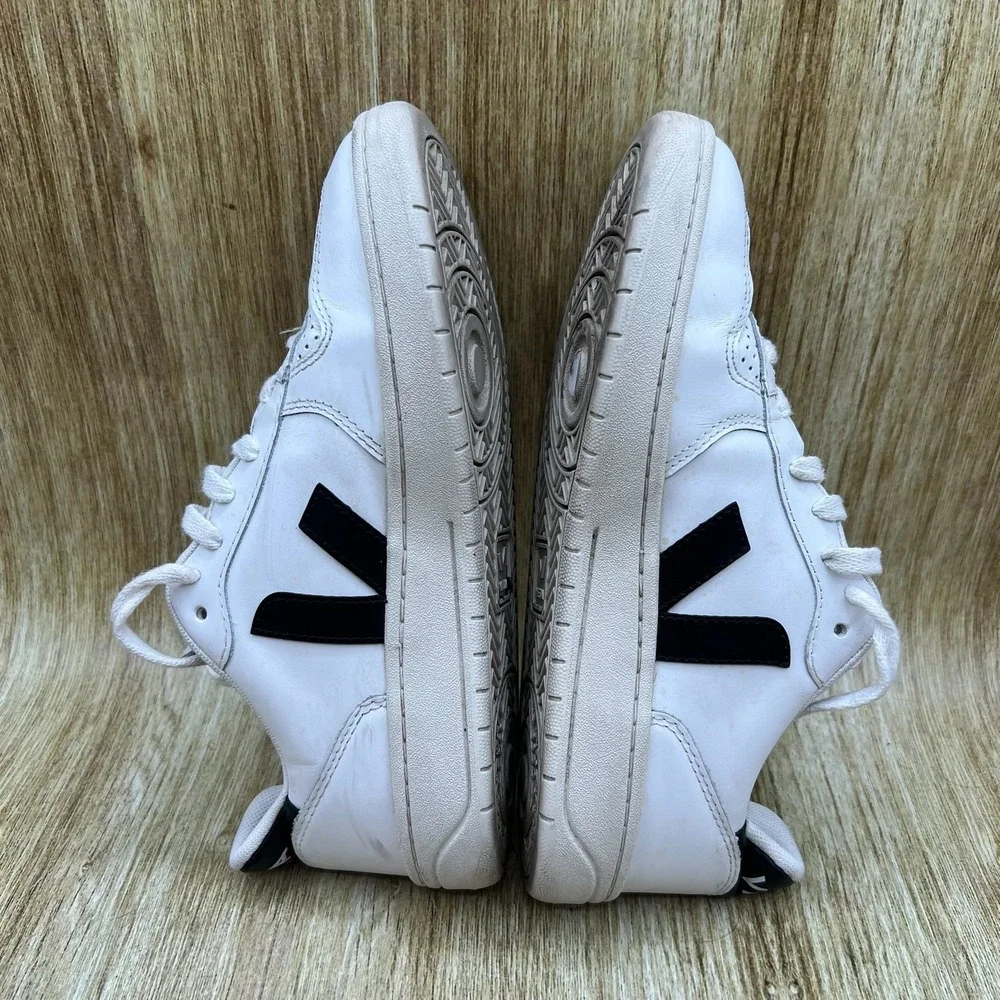 Veja V-10 Sneakers Women's Size 6 White Black Leather Low Top Perforated Shoes